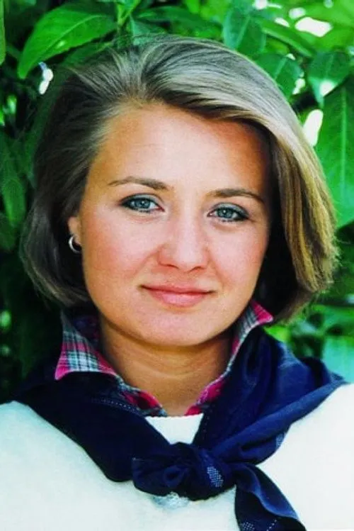 Andrea Söptei interpretando a Anna