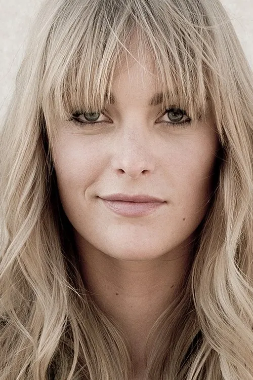 Andréanne A. Malette interpretando a Self - Guest Artist