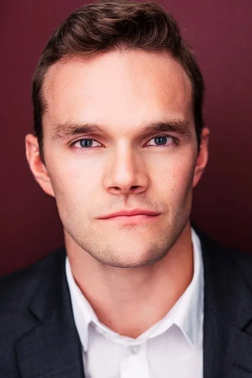 Andrew Bridges interpretando a Frank Porter