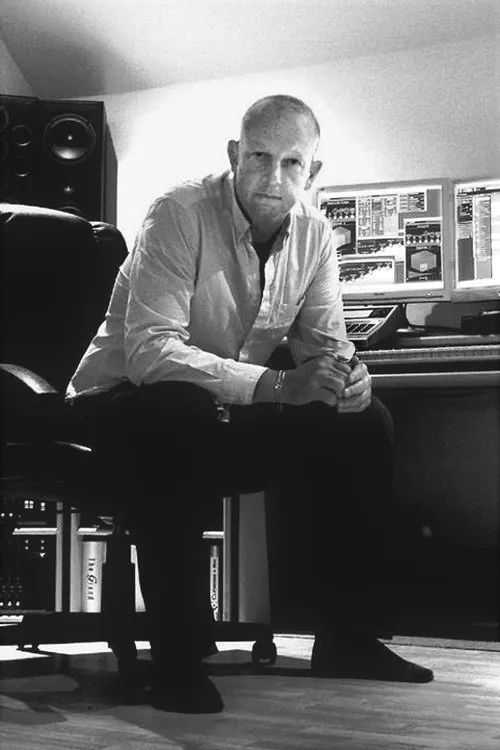 Andrew Giddings interpretando a Himself