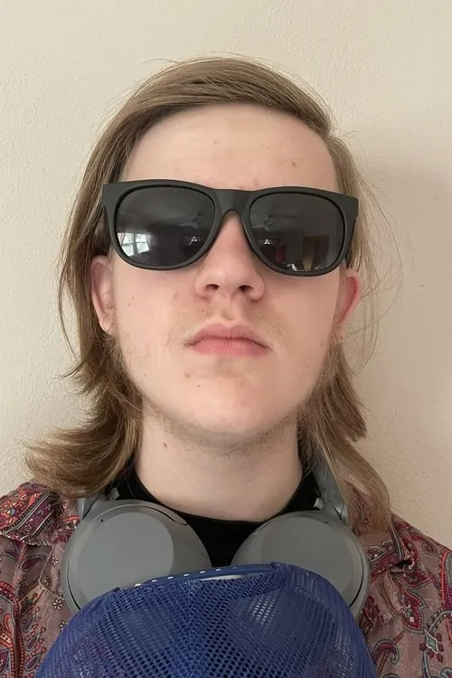 Holden Flosi ha trabajado con Andrew Gilbert en 3 ocasiones