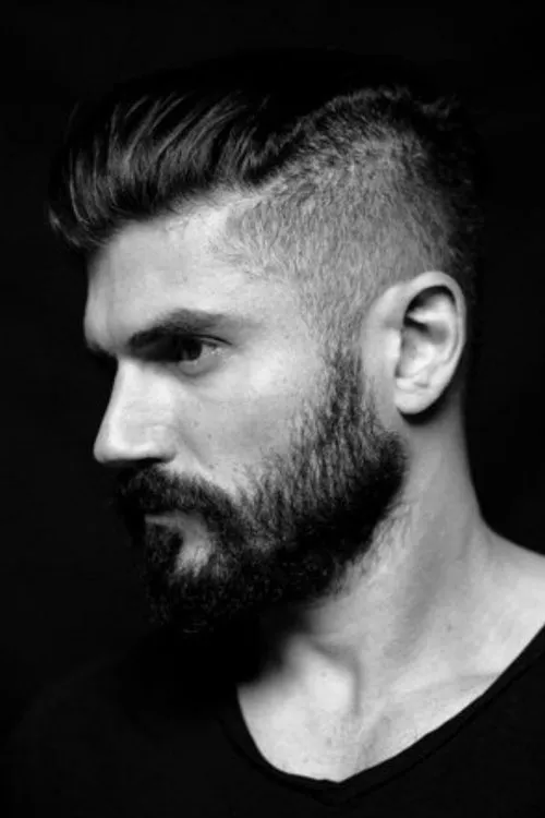 Shaun T. Benjamin ha trabajado con Andrew Levitas en 1 ocasiones