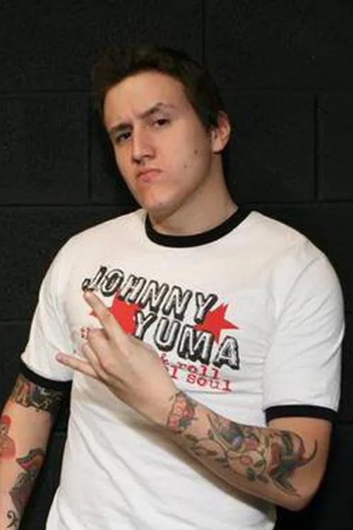 Andrew Pulido interpretando a Johnny Yuma