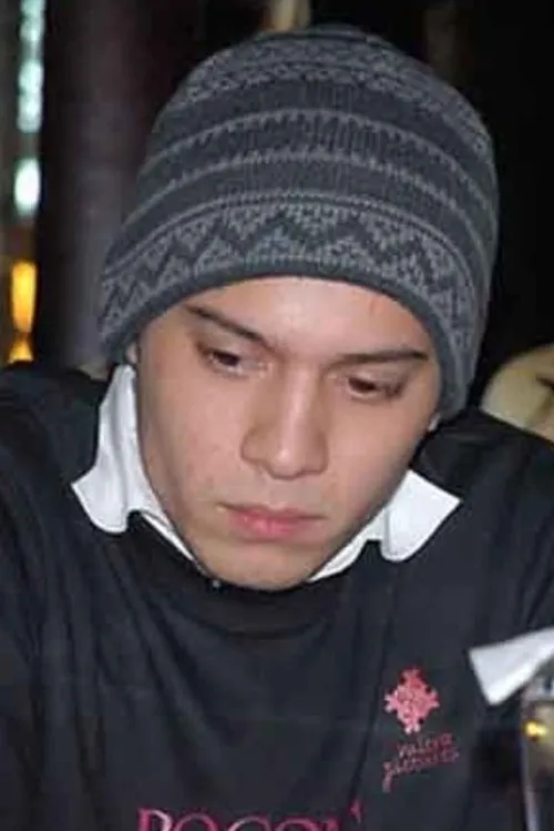 Rahma Azhari ha trabajado con Andrew Ralph Roxburgh en 1 ocasiones