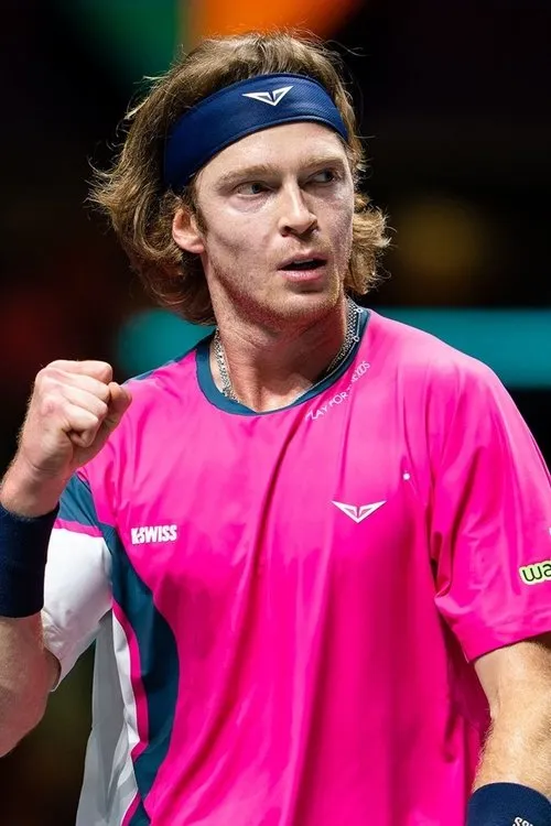Andrey Rublev interpretando a Self