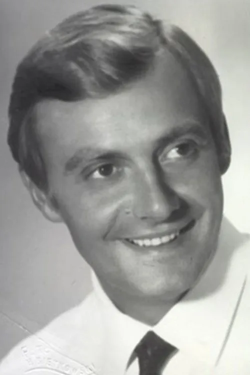 Andrzej Szajewski interpretando a Man on the Boat