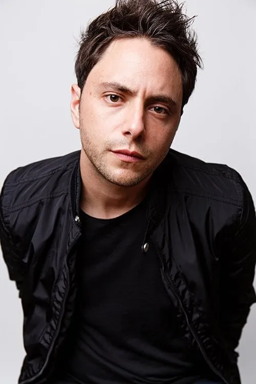 Ravin Spangler ha trabajado con Andy Cohen en 1 ocasiones