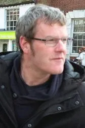 Andy Hollis en su biografía y filmografía