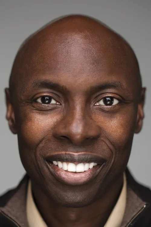 Kofi Adjorlolo ha trabajado con Andy Marshall en 1 ocasiones