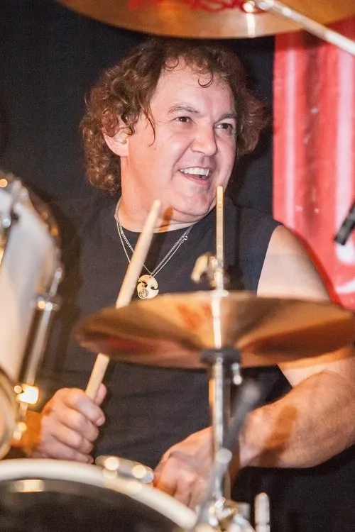 Pete Way ha trabajado con Andy Parker en 4 ocasiones