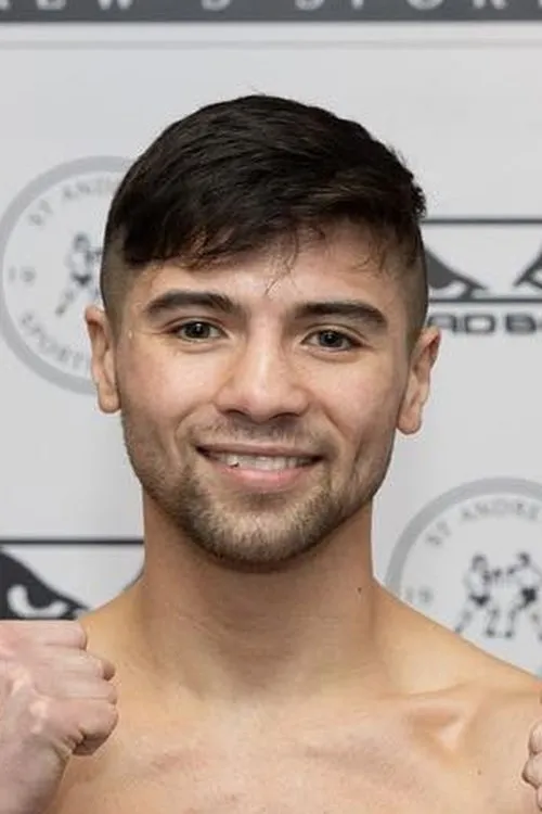 Andy Tham interpretando a Self