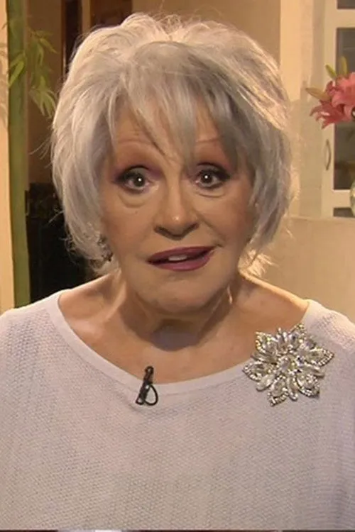 Anel interpretando a 