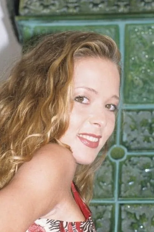 Angel D interpretando a (archive footage)