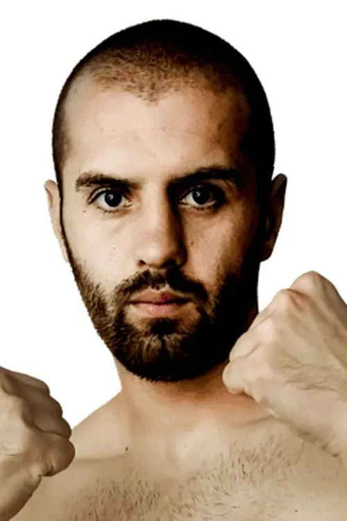 Angel Emilov interpretando a Self