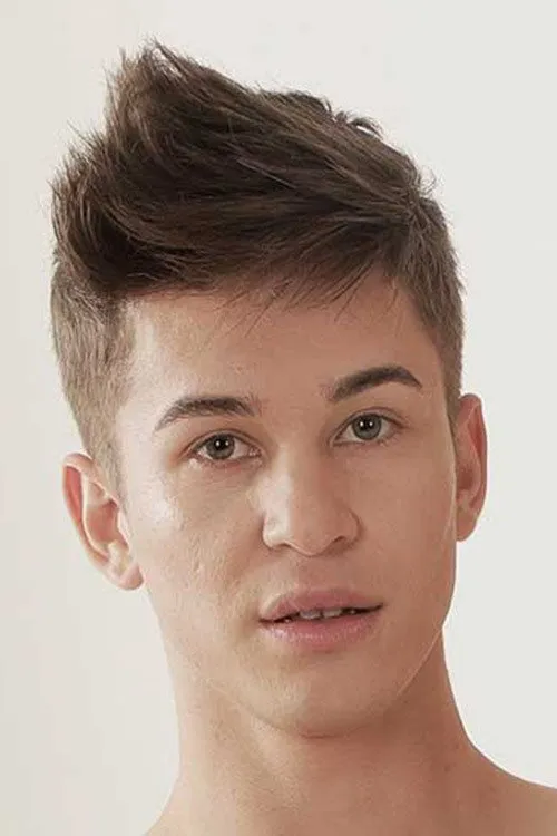 Angel Lopez interpretando a 