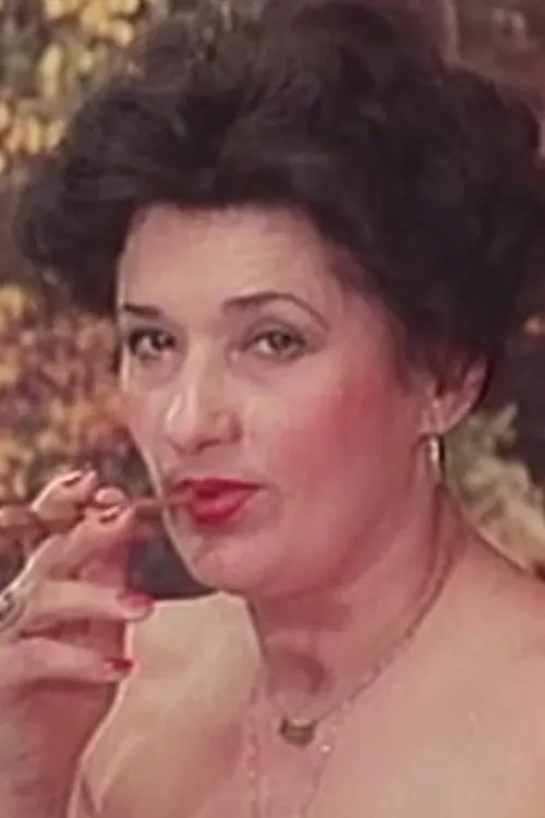 Angela Belluzzi interpretando a 