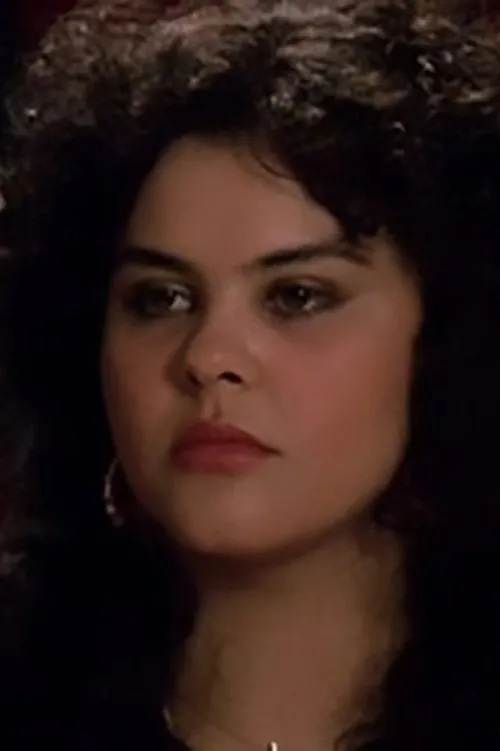 Angela Campanella interpretando a Lauretta