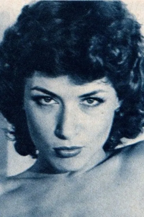 Angela Haze interpretando a (archive footage)