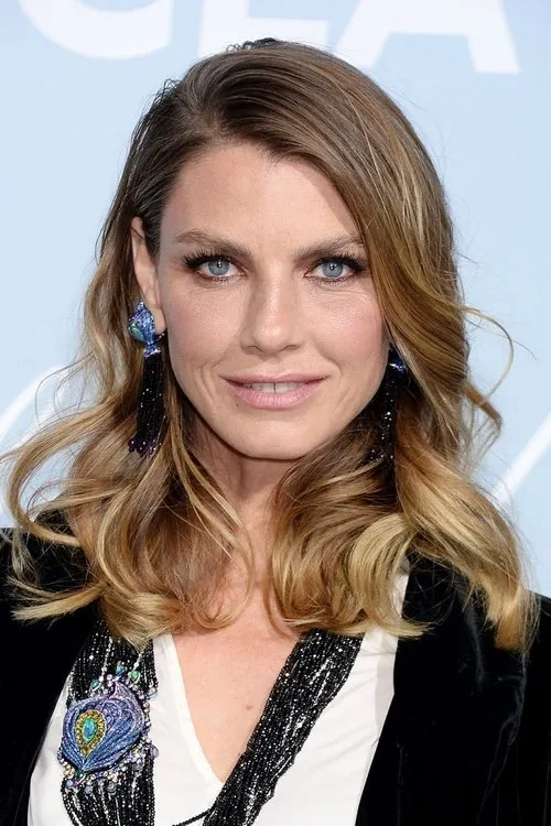 Angela Lindvall interpretando a Flicka