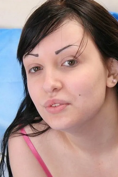 Angelica Meow interpretando a 