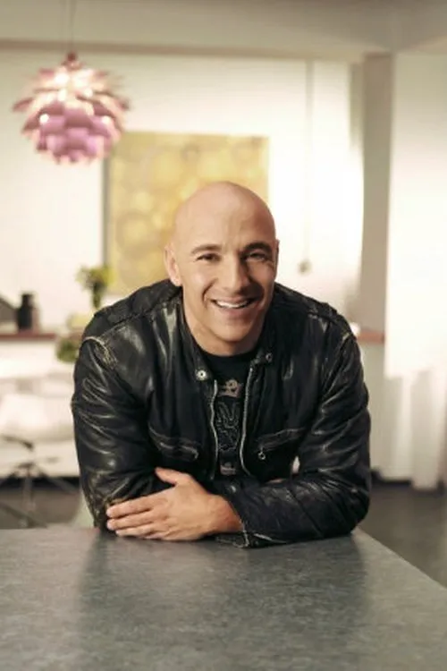 Angelo Surmelis en su biografía y filmografía