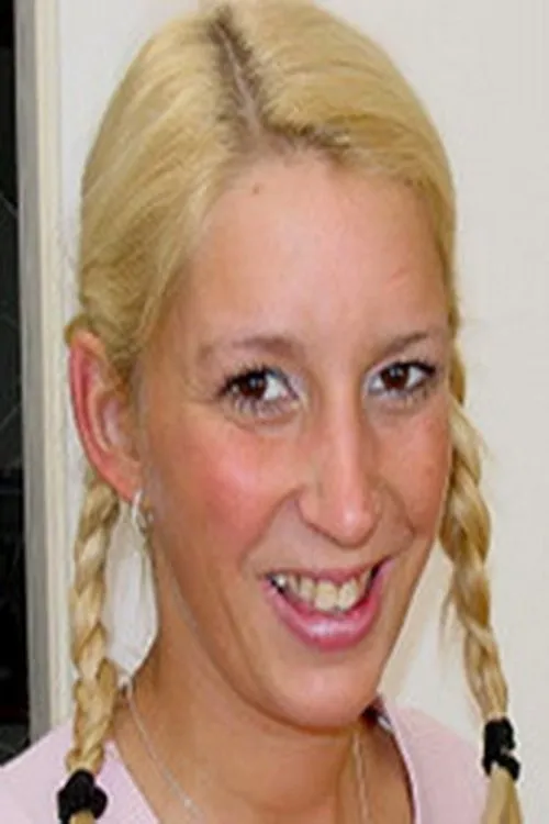 Angie Labelle interpretando a 