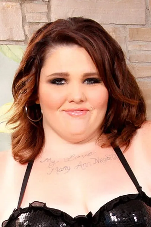 Angie Luv interpretando a 