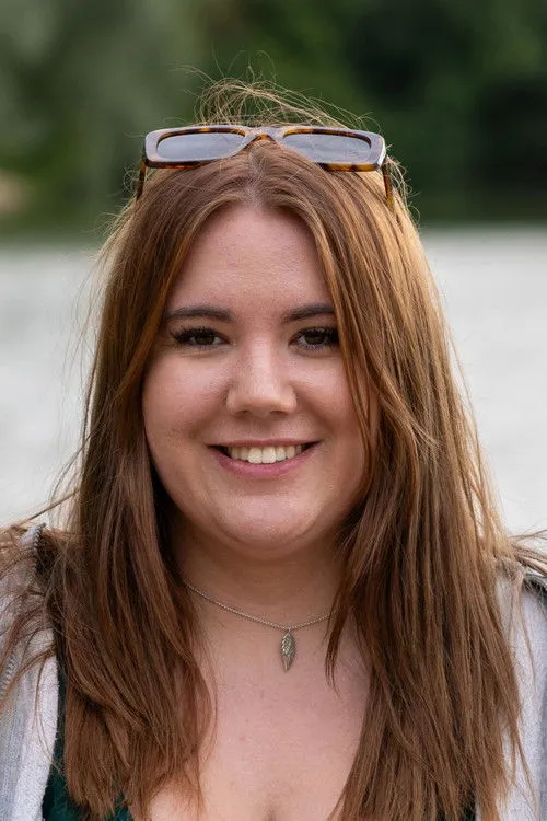 Anika Turnbow interpretando a Vanessa