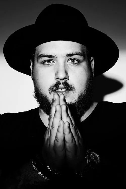 Anis Don Demina — personaje: Self - Contestant