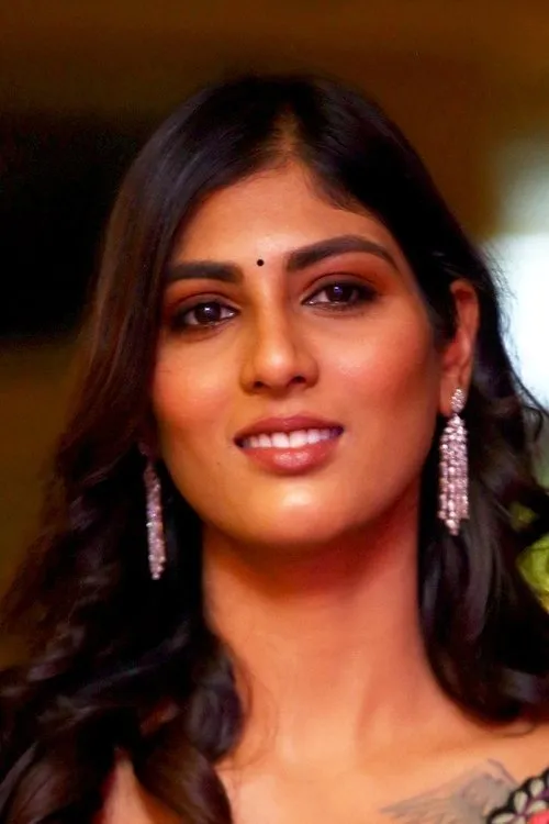 Anisha Alla interpretando a 