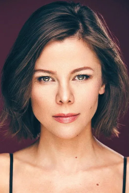 Courtney Peldon ha trabajado con Anita Leeman en 1 ocasiones