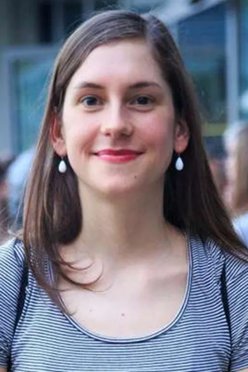 Anja Novak interpretando a Ana