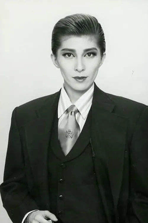 Anju Mira interpretando a self