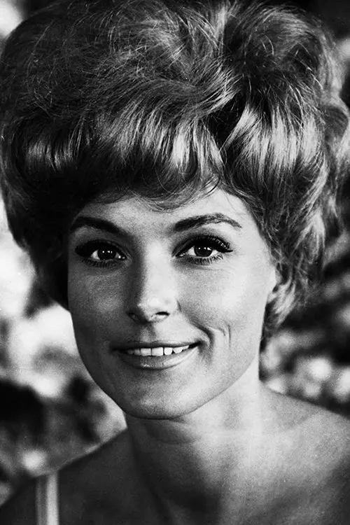 Raffaella Carrà ha trabajado con Ann Smyrner en 2 ocasiones