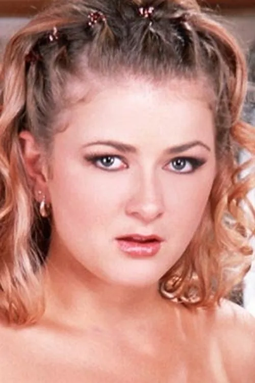 Anna Belle interpretando a 