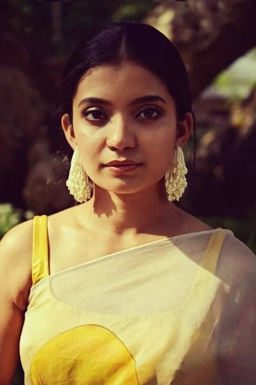 Anna Ben interpretando a Megha