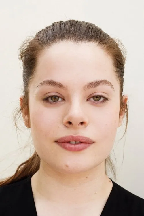 Anna Biolay interpretando a 