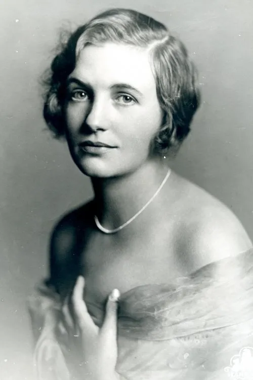 Anna Carlsten interpretando a Rose Markdanner