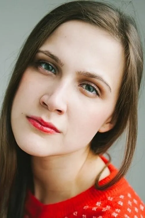 Anna Efremova interpretando a