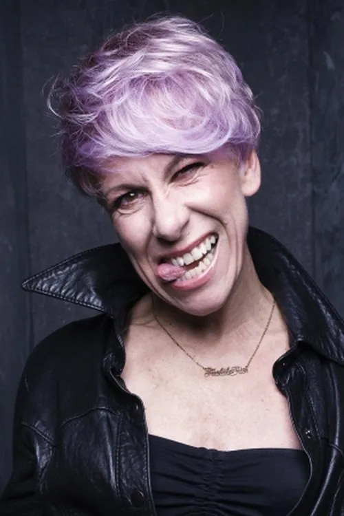 Anna-Jane Casey interpretando a Self