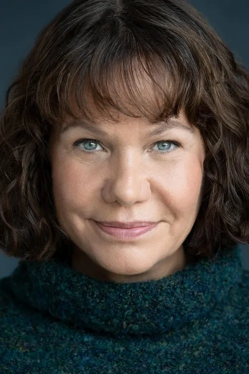 Anna-Marie Sutherland interpretando a Gretel Sass