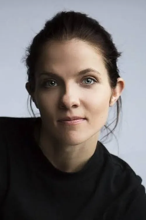 Anna Paavilainen — personaje: Jenna