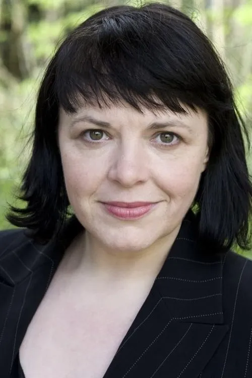 Sadie Shimmin ha trabajado con Anne Bird en 1 ocasiones