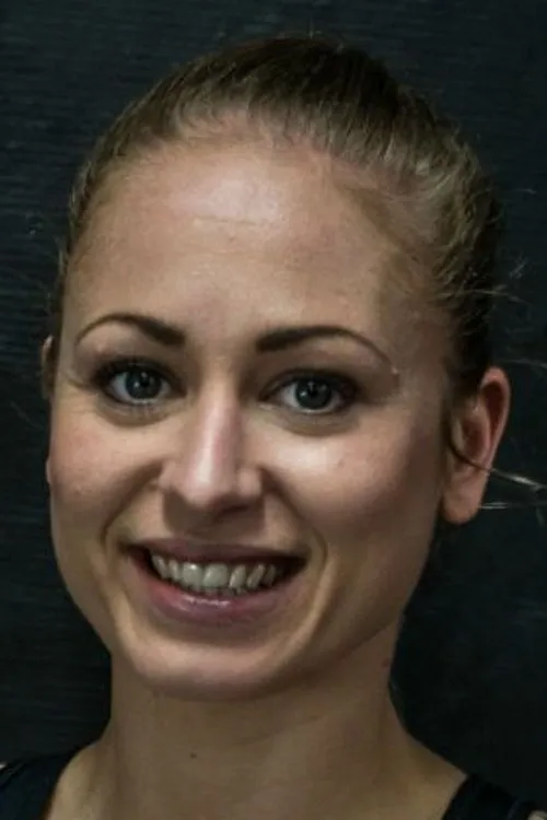 Anne Line Hogstad interpretando a Self