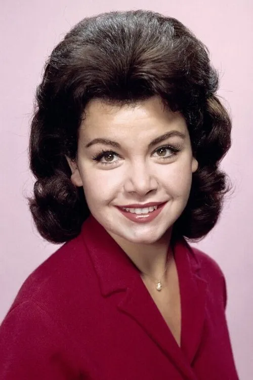 Annette Funicello interpretando a Julie Maris