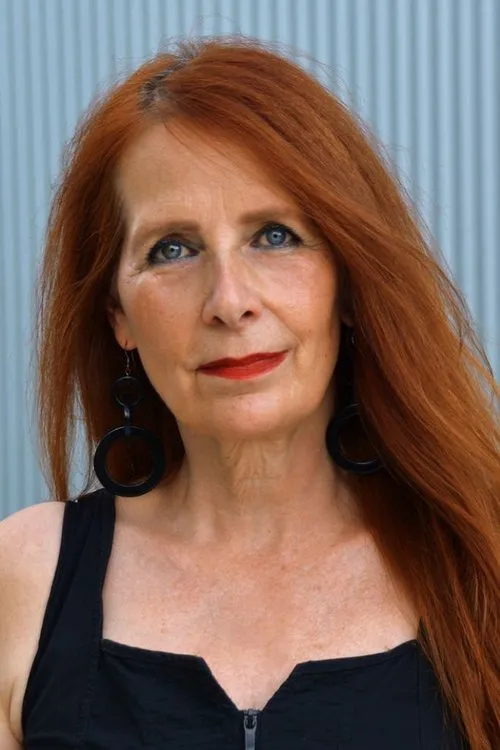 Annette Kreft interpretando a Professor Meiring