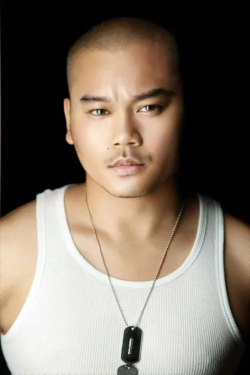 Ricky Woo ha trabajado con Anoulith Sintharaphone en 1 ocasiones