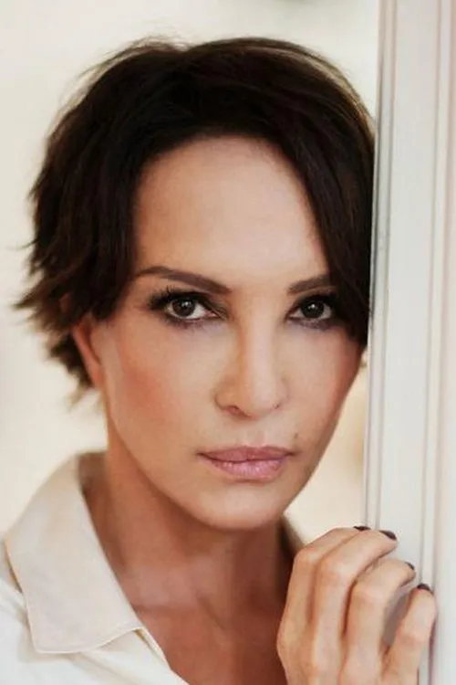 Anouschka Renzi interpretando a Mistress