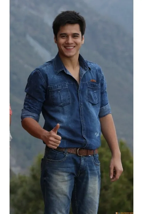 Anshuman Malhotra — personaje: Saransh