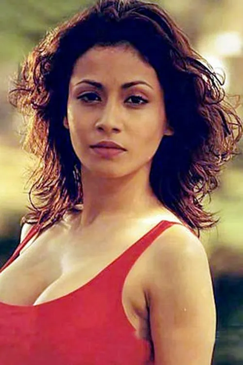 Antara Mali interpretando a Nisha